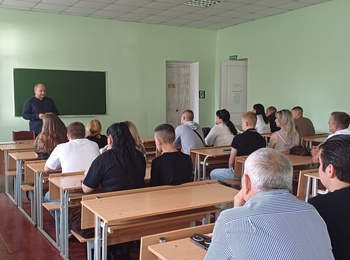 Перший крок у студентське життя: знайомство першокурсників з деканом інженерно-технологічного факультету