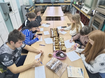 ДЕГУСТАЦІЯ НАУКОВИХ ЗРАЗКІВ ХЛІБА І КЕКСІВ З ПОКРАЩЕНИМИ ФУНКЦІОНАЛЬНИМИ ВЛАСТИВОСТЯМИ 