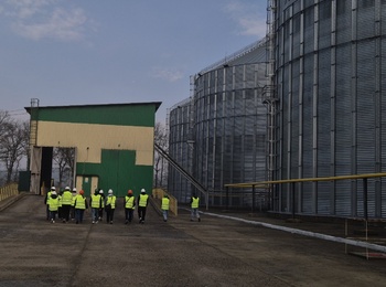 СПІВПРАЦЯ З БІЗНЕСОМ: СТУДЕНТИ-ТЕХНОЛОГИ УНУ ВІДВІДАЛИ ПОТУЖНОСТІ ТАС АГРО